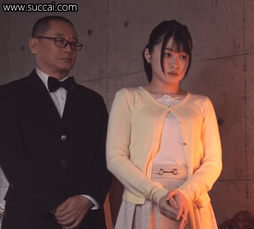 番号RBK-080：女大学生菜月光(Hikaru Natsuki,菜月ひかる)与的卖门传奇